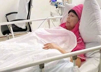 খালেদা জিয়াকে চিকিৎসার জন্য বিদেশে পাঠানোর আহ্বান বিশিষ্টজনের