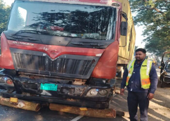 চট্টগ্রামে লরিচাপায় তিন শ্রমিক নিহত