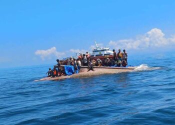 ইন্দোনেশিয়ায় নৌকা ডুবে ৭০ রোহিঙ্গার মৃত্যুর আশঙ্কা