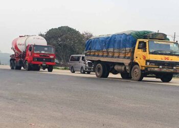 ঈদযাত্রার দ্বিতীয় দিনে ঢাকা-টাঙ্গাইল মহাসড়কে নেই যানবাহনের চাপ