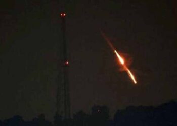 ইসরায়েলে দুই শতাধিক ড্রোন ও ক্ষেপণাস্ত্র নিক্ষেপ করেছে ইরান