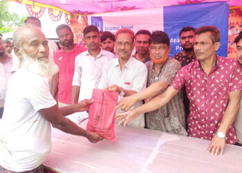 ধনবাড়ীতে কুরবানীর মাংস পেল দুই হাজার পরিবার