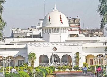 বঙ্গভবনে প্রধান বিচারপতি ও দুই উপদেষ্টার শপথ গ্রহন