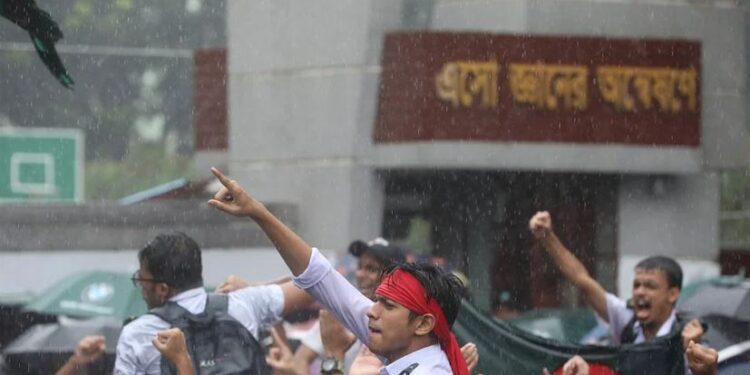 ছাত্র-জনতার আন্দোলনে বারুদ হয়ে ওঠা স্লোগানগুলো