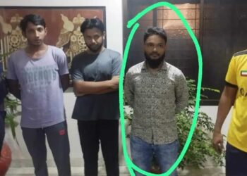 যুবদলের নামে ছাত্রলীগের চাঁদাবাজি