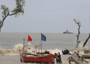 বন্দরে সতর্কতা জারি, সাগরে লঘুচাপ