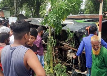 টাঙ্গাইলে বসতঘ‌রে ঢুকে গেল বাস, নিহত ১