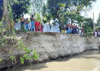 যমুনার ভাঙনে হারিয়ে যাচ্ছে জামালপুরের যে গ্রাম