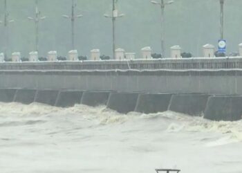 কোনো রকম তথ্য না দিয়ে ফের পানি ছাড়ল ভারত, নিম্নাঞ্চল প্লাবিত