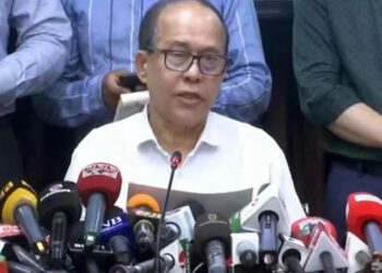 সিইসিসহ পাঁচ কমিশনারের পদত্যাগ