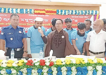 টাঙ্গাইলের মধুপুরে হৃদয়ে মধুপুর ব্লাড সোসাইটির সম্মাননা স্মারক প্রদান অনুষ্ঠিত