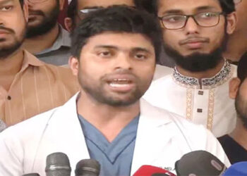 দেশের সব সরকারি ও বেসরকারি চিকিৎসকরা অনির্দিষ্টকালের জন্য কর্মবিরতির ঘোষণা