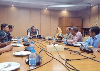 ১০ ব্যাংক দেউলিয়া হওয়ার পথে: গভর্নর