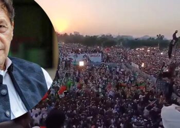 ইমরান খানের মুক্তির দাবিতে পাকিস্তানে বিশাল সমাবেশ