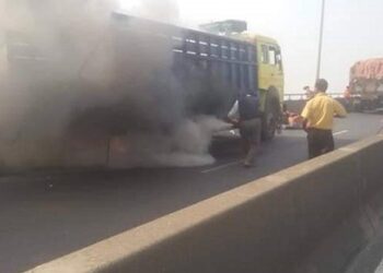 বঙ্গবন্ধু সেতুতে ট্রাকে আ'গুন, দেড় ঘন্টা পর যানচলাচল শুরু