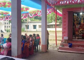 নাগরপুরে ৫২ বছর ধরে একই আঙিনায় চলছে নামাজ ও পূজা