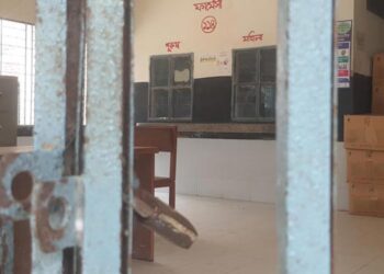 দুই কর্মকর্তার দ্বন্দ্বে সেবা কার্যক্রম বন্ধ, ভোগান্তিতে রোগীরা