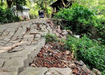 ভূঞাপুরে ৬০ লাখ টাকা ব্যয়ে মেরামত করা রাস্তার বেহাল দশা