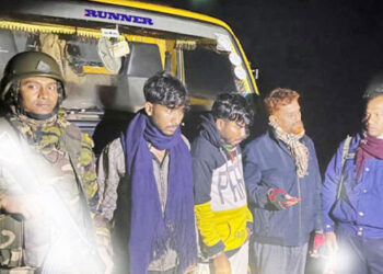 সখীপুরে অবৈধ ভাবে মাটি কাটায় মাটি ব্যবসায়ীকে দুইলাখ টাকা জরিমানা