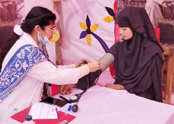 চরের সুবিধাবঞ্চিত শিশুদের ফ্রি চিকিৎসাসেবা