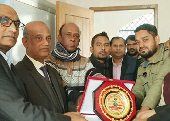 বনিক সমিতির নির্বাচিত হওয়ায় যুগান্তর নাগরপুর প্রতিনিধি বকুল সংবর্ধিত