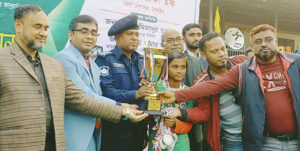 টাঙ্গাইলে প্রাথমিক বিদ্যালয় গোল্ডকাপ ফুটবল টুর্নামেন্টের ফাইনাল খেলা ও পুরস্কার বিতরণ