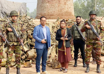 মধুপুরে কাঠ পোড়ানোর অপরাধে ৩ ইট ভাটায়  ৫ লক্ষ টাকা জরিমানা 