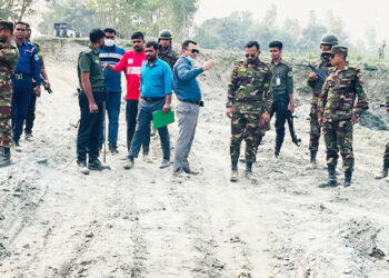 ইউএনও’র অভিযান দেলদুয়ারে মাটি খেকোদের কবল থেকে রক্ষা পেল কালি মন্দির