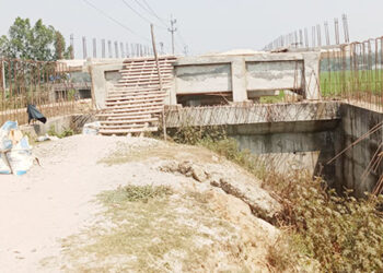 ঘাটাইলে ব্রিজের কাজ ফেলে রেখে সাব-ঠিকাদার পলাতক