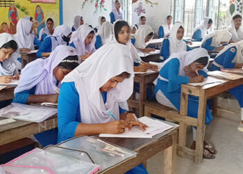 কঠোর নিরাপত্তার মধ্য দিয়ে ধনবাড়ীতে শান্তিপূর্ণভাবে এসএসসি পরীক্ষা অনুষ্ঠিত