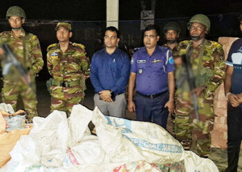 উপসানালয়ের আড়ালে সারি সারি ড্রামে রাখা মদ, যৌথ বাহিনীর অভিযানে জব্দ 