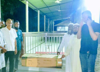 আ. সালাম পিন্টুর অর্থায়নে গোপালপুর থানা মসজিদে এসি প্রদান