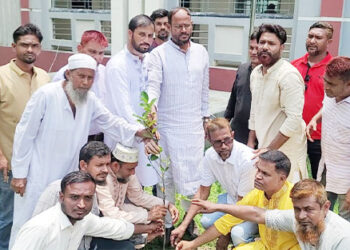 টাঙ্গাইলে পরিবেশ রক্ষায় বিভিন্ন স্কুল কলেজ ও শিক্ষা প্রতিষ্ঠানে সুলতান সালাউদ্দিন টুকুর বৃক্ষরোপণ