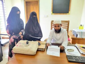 ক্যাফেটেরিয়াতে পর্দা কর্ণার স্থাপনের দাবি নিয়ে ভোগান্তিতে নারী শিক্ষার্থীরা
