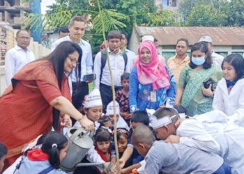 টাঙ্গাইলে ৫ হাজার বৃক্ষরোপণ, উদ্বোধন করলেন জেলা প্রশাসক