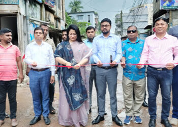 অবশেষে টাঙ্গাইল পৌরসভার ৭টি রাস্তার মেরামত কাজের উদ্বোধন করলেন জেলা প্রশাসক শরিফা হক