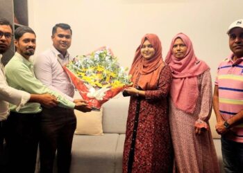 তানিশাকে সম্মাননা প্রদান করলেন ঢাকা ব্যাংক করোটিয়া শাখা