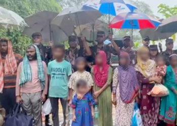 দর্শনা সীমান্ত দিয়ে ১৫ বাংলাদেশিকে হস্তান্তর করলো বিএসএফ