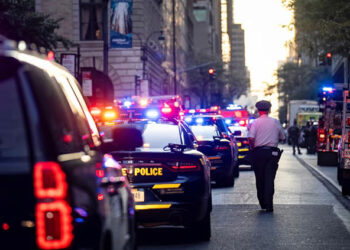 নিউইয়র্কে বন্দুক হামলায় বাংলাদেশি বংশোদ্ভুত পুলিশ সদস্যসহ নি"হ"ত ৫