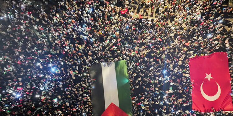 গাজা গ"ণ"হ"ত্যা বন্ধে ইস্তাম্বুলে ব্যাপক বি"ক্ষো"ভ