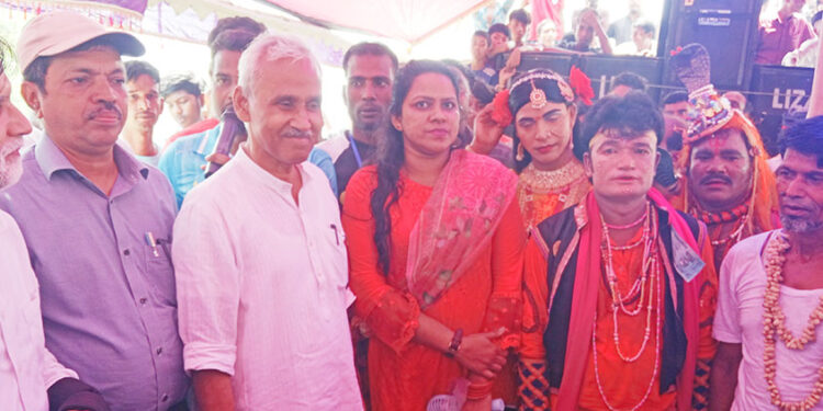 টাঙ্গাইলে বেহুলা লক্ষিন্দরে কাহিনী দিনব্যাপী যমুনা নদীতে শাওনে ডালা অনুষ্ঠিত