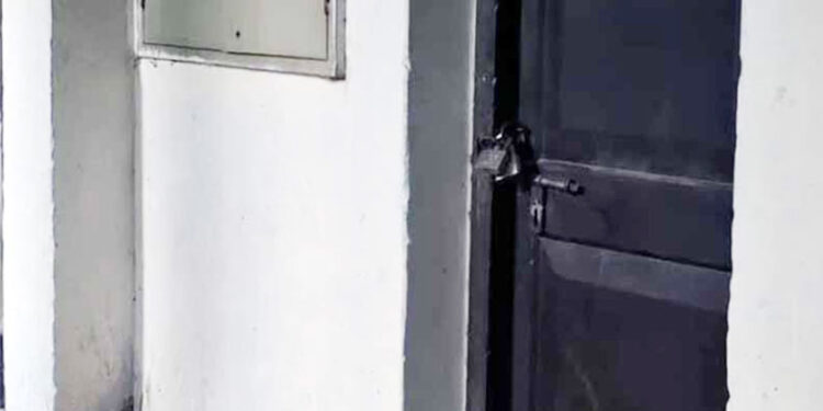 টাঙ্গাইলে আদালতের জিপির কার্যালয়ে তালা, অন্য কাউকে নিয়োগের দাবি