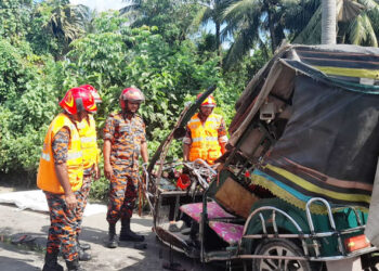 ডুমুরিয়ায় ট্রাকের ধা"ক্কা"য় ইজিবাইকের ২ যাত্রী নি"হ"ত