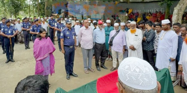 টাঙ্গাইলের কাতুলীতে বীর মুক্তিযোদ্ধা লুৎফর রহমানের মৃ"ত্যু রাষ্ট্রীয় সম্মাননা জানানো হলো