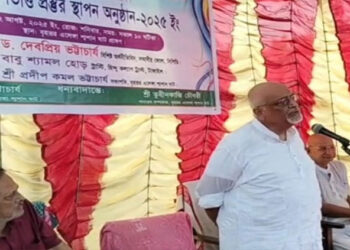 দেশ বিশেষ পরিস্থিতির মধ্য দিয়ে যাচ্ছে দেবপ্রিয় ভট্টাচার্য