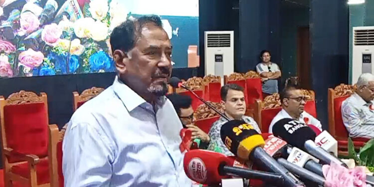 বিশ্বে অনির্বাচিত কারও দ্বারা সংবিধান সংশোধনের নজির নেই হাফিজ উদ্দিন