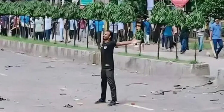 আবু সাঈদ হ'ত্যা ট্রাইব্যুনালে ৬ আ'সা'মি অ'ভি'যো'গ গঠন আজ