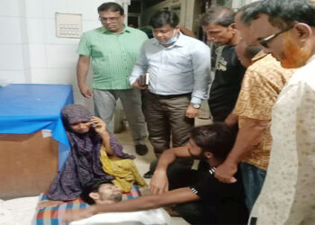 গোপালপুরে শতবর্ষী বট গাছের নিচে চা"পা পড়ে ২০ জন আ"হ"ত