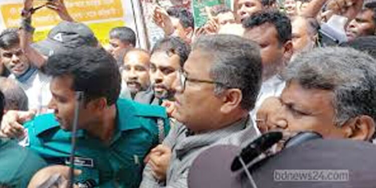 কৃষক দলের সাধারণ সম্পাদক বাবুল আ"ট"ক কা"রা"গা"রে
