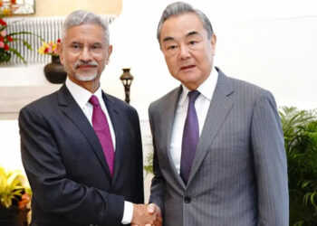 ভারত-চীন প্র"তি"দ্ব"ন্দ্বী নয় একে অপরকে অংশীদার হিসেবে দেখার আহ্বান চীনের পররাষ্ট্রমন্ত্রীর